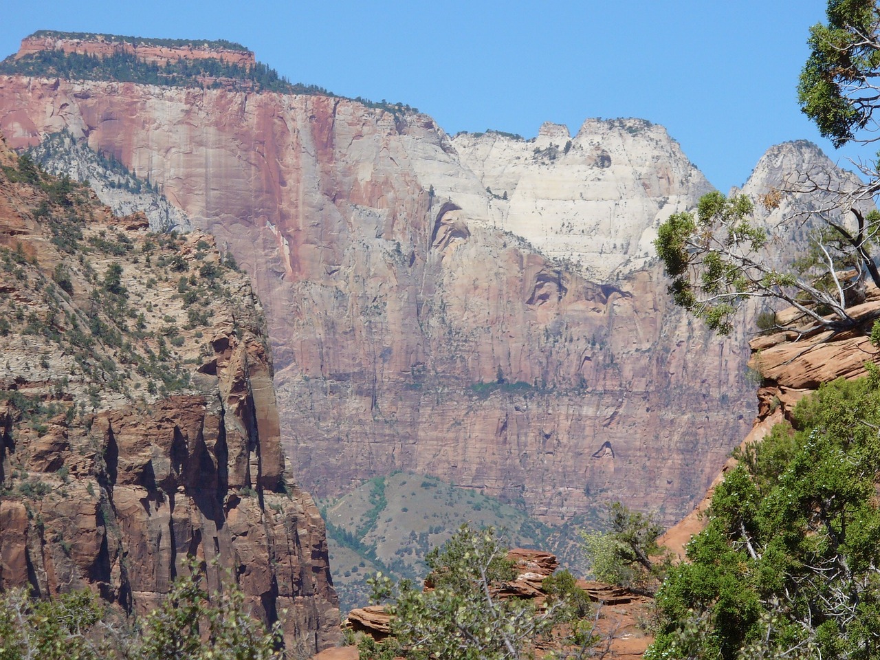 Eco-Friendly Ways to Enjoy the United States’ Zion National Park